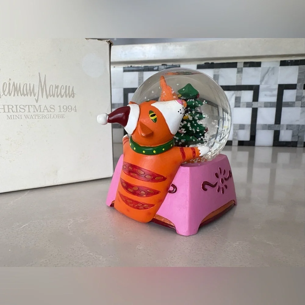 Rare VTG 1994 Neiman Marcus LTD Ed. Cat after Goldfish Snow Globe w/Original Box